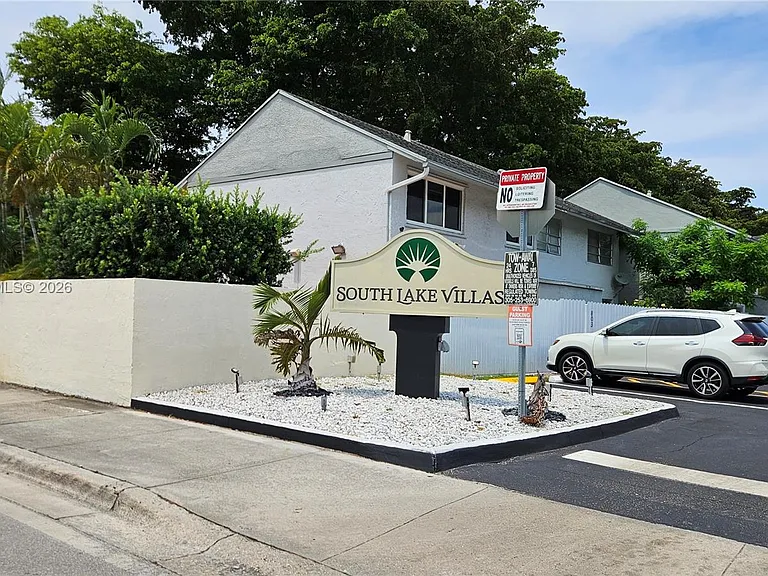 8460 SW 156th Pl #702 — Photo 16