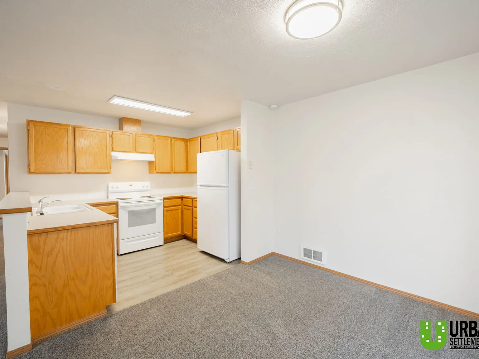 3 bed, 1100 sqft, $1,350 — Photo 2