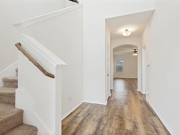 3rd image of 2310 Julia Ln