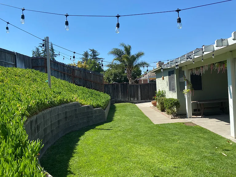1460 Gamay Cir — Photo 3