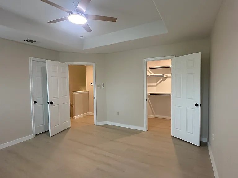 238 Samuel Dr — Photo 16