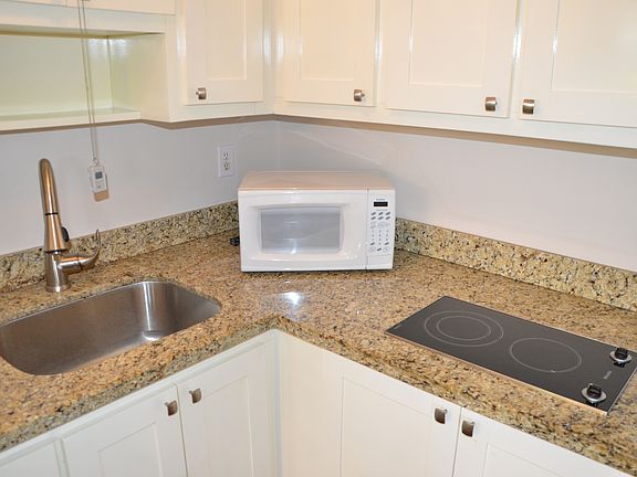 Kitchen cooktop & microwave