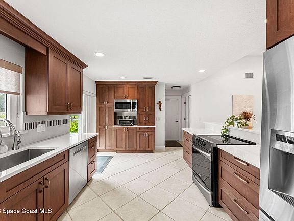 4th image of 431 Mosswood Blvd