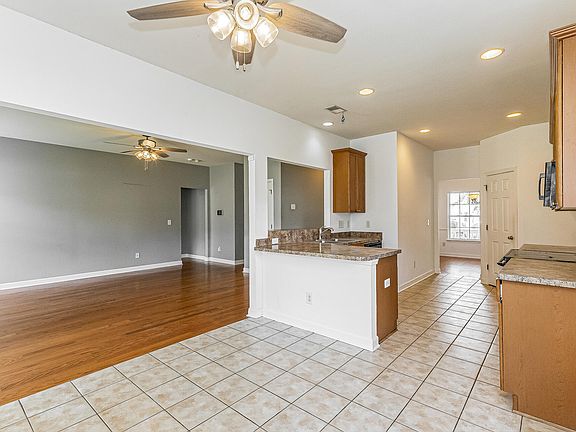 5th image of 1019 Sterling Ln