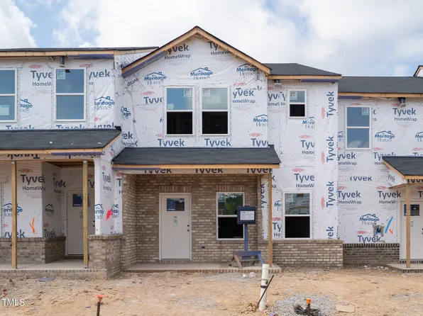 725 Chandler Stone Dr, Zebulon, NC 27597
