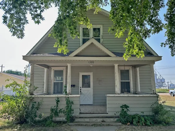 1320 A Avenue, Gothenburg, NE 69138