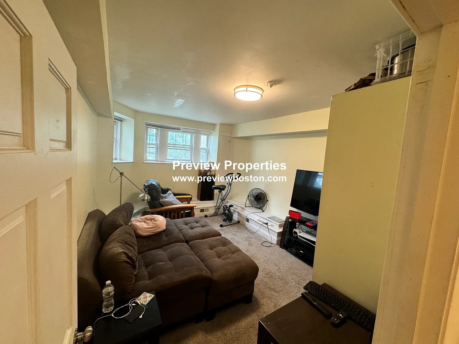 2 bed, 800 sqft, $2,400 — Photo 3