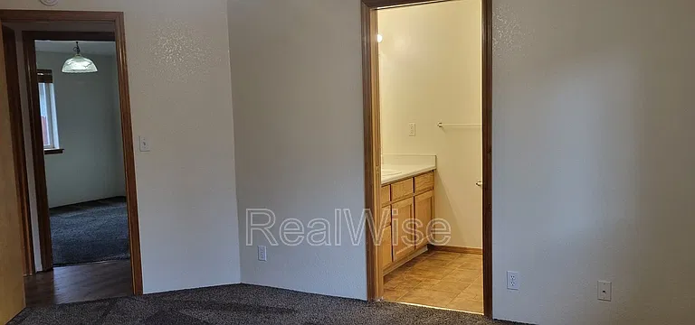 2210 SW Bridge St — Photo 15
