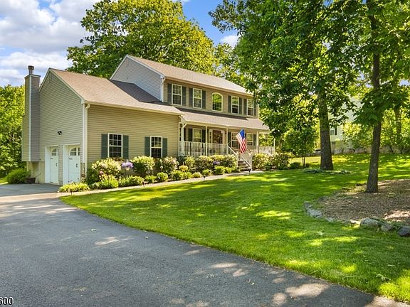 3rd image of 7 Lighthouse Cir