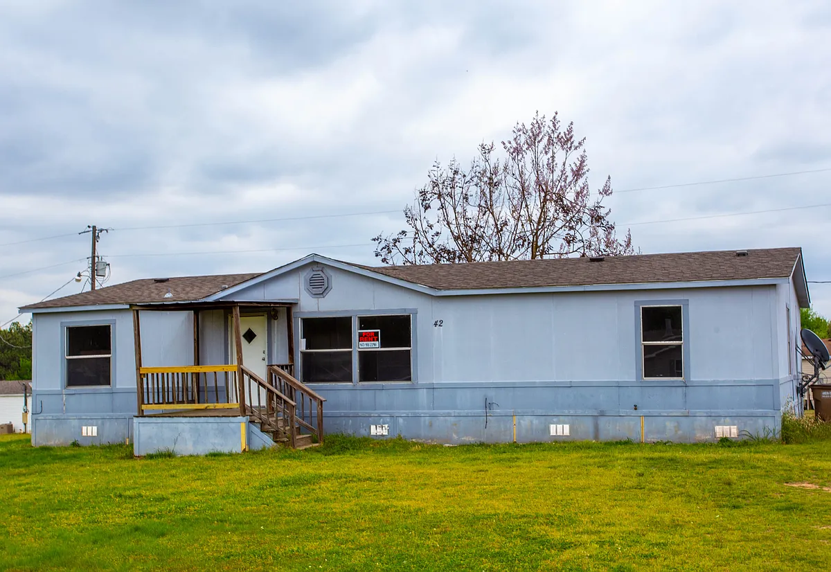 Building Photo - 42 Private Road 4353 #42