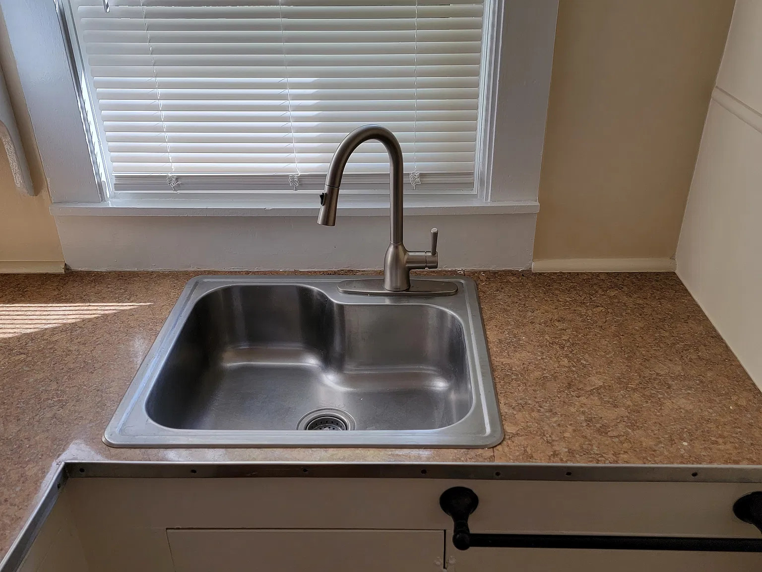 2 bed, 875 sqft, $2,195 — Photo 3