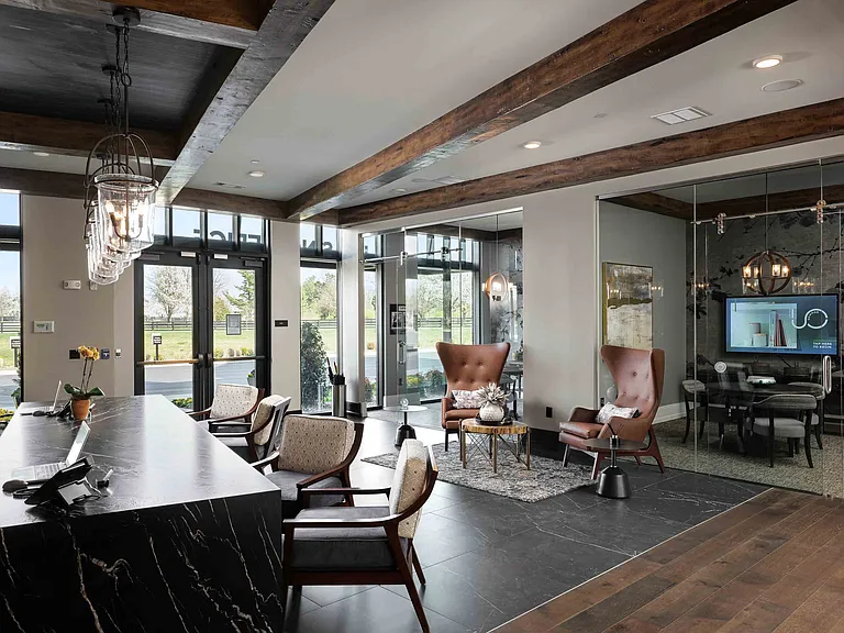 Leasing center