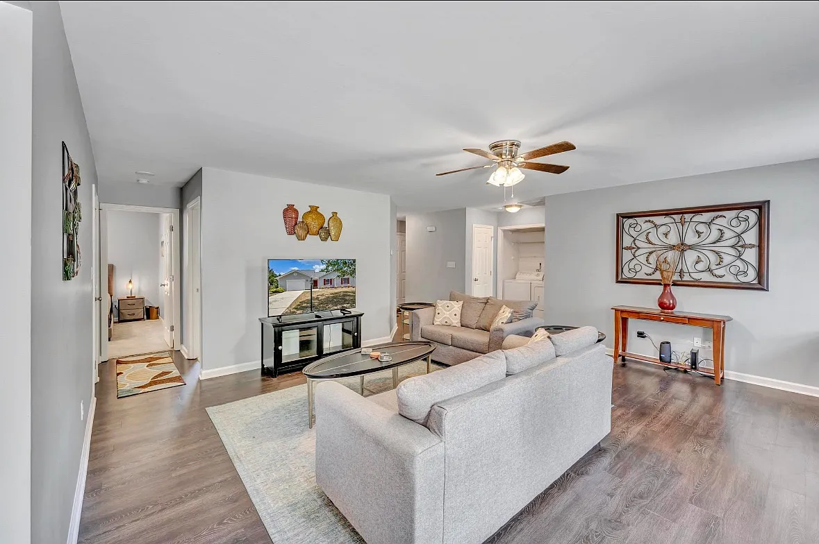 1801 Balfour Downs Cir — Photo 4