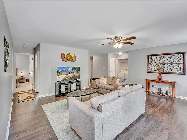 1801 Balfour Downs Cir — Photo 4
