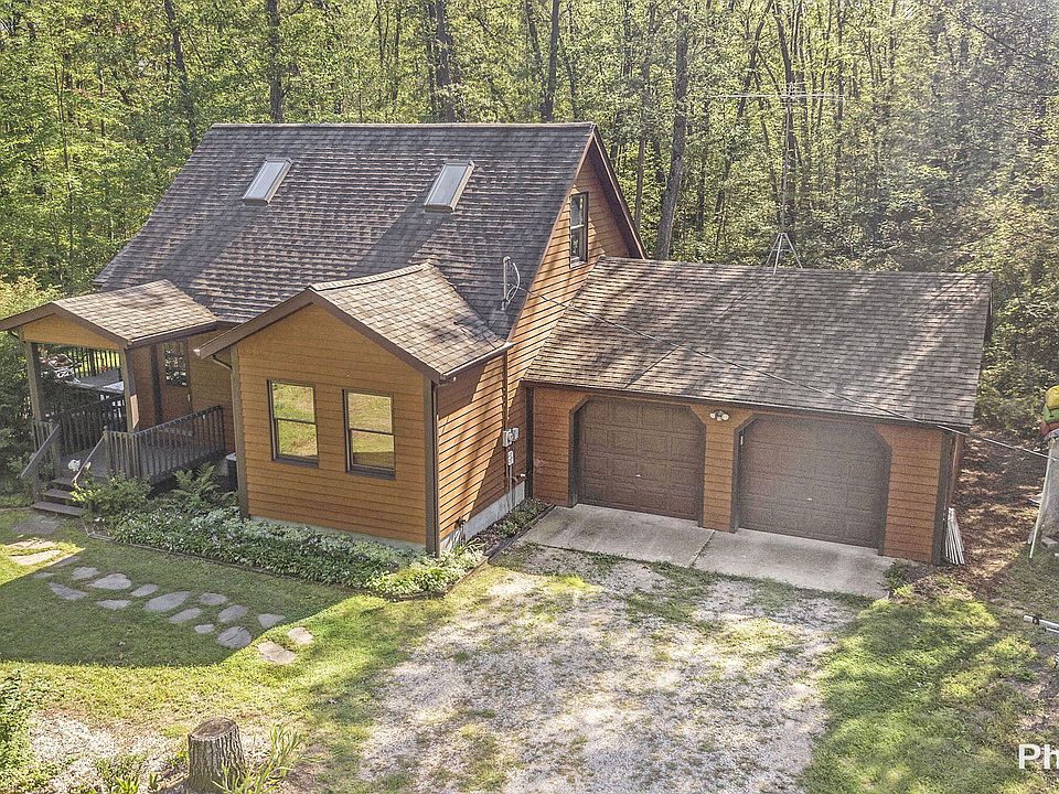 1st image of 6866 Carolyn Dr NE