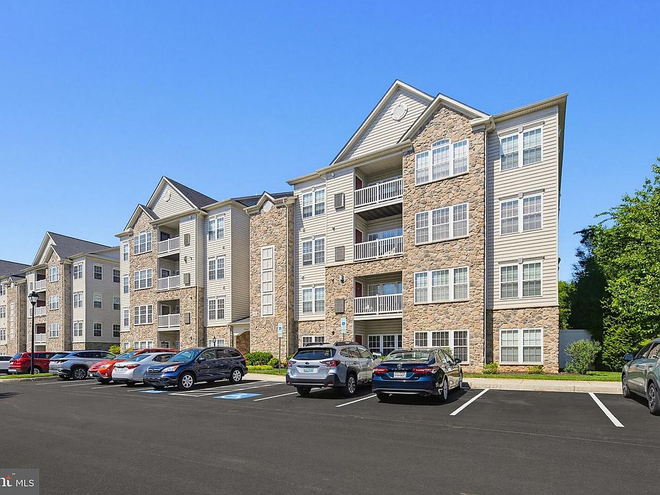 1st image of 11150 Chambers Ct Unit J