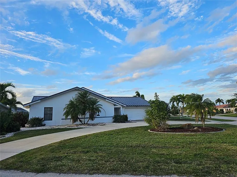 975 Coronado Dr — Photo 10
