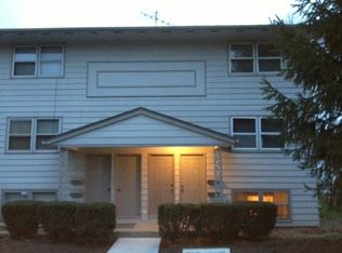 137 N Stott St APT D, Genoa, IL 60135