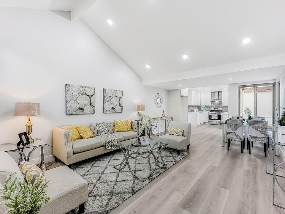 1st image of 8053 Park Villa Cir