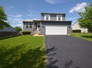 160 W Sprucewood Ln, Round Lake Beach, IL