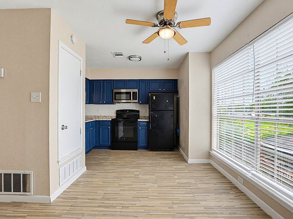 5th image of 10543 Starcrest Dr #10543