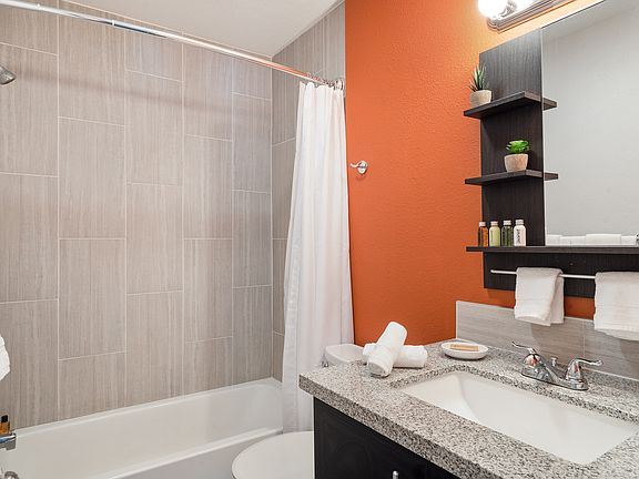 3rd image of 1218-1238 W 4th St #1238-3