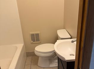1212 N Severance St APT 5, Hutchinson, KS 67501