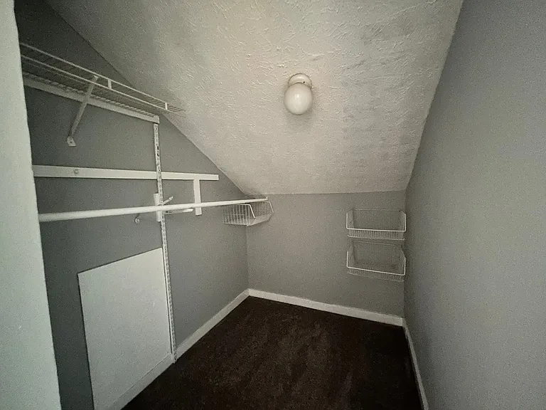 6466 Kelmscot Ct — Photo 17