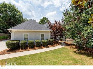 522 Country Club Dr, Stockbridge, GA 30281