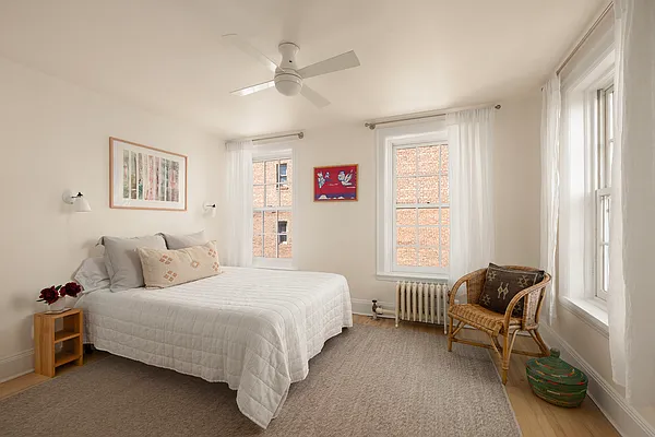 Bedroom, photo 1