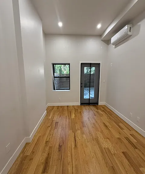 537 Rogers Ave #1 — Photo 4