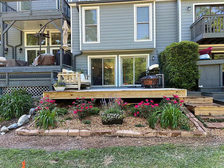 1017 Riverbend Club Dr SE — Photo 2