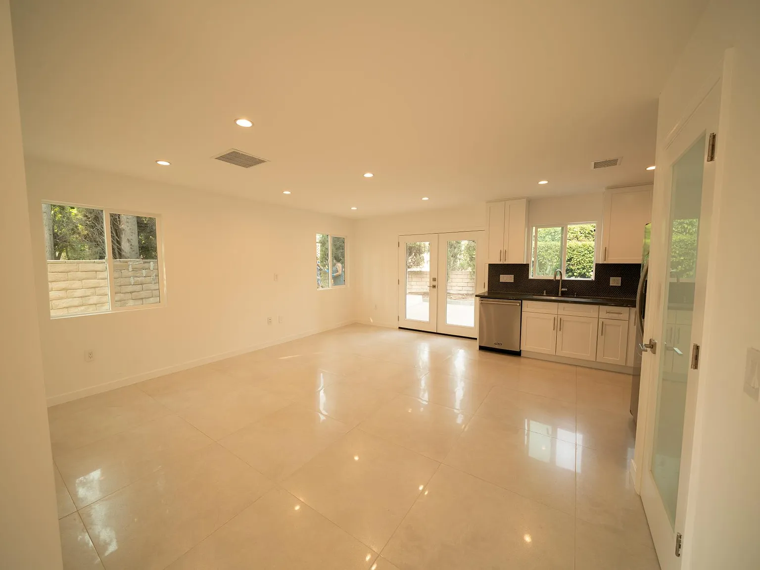 21863 Woodland Crest Dr — Photo 4