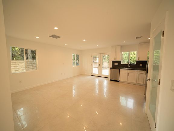 4th image of 21863 Woodland Crest Dr