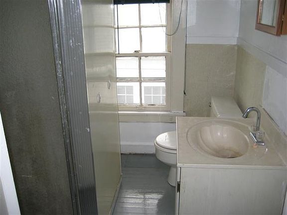 5th image of 17419 Winslow Rd #3