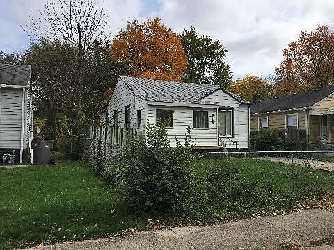 2nd image of 3449 Kinnear Ave