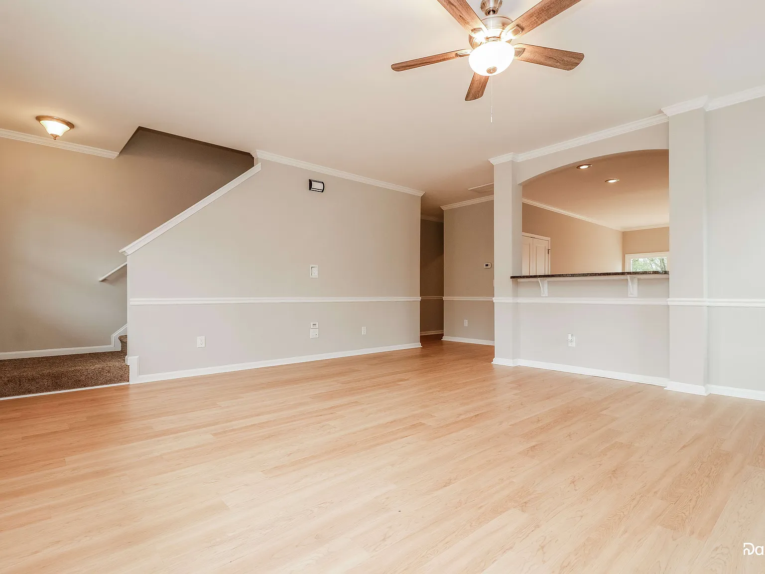 4 bed, 2.5 bath, 2365 sqft, $2,770 — Photo 4