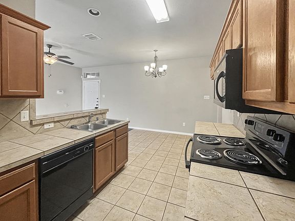 3rd image of 1303 Piedmont Dr
