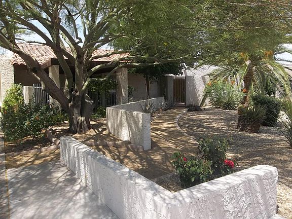 5th image of 226 E Brook Hollow Dr