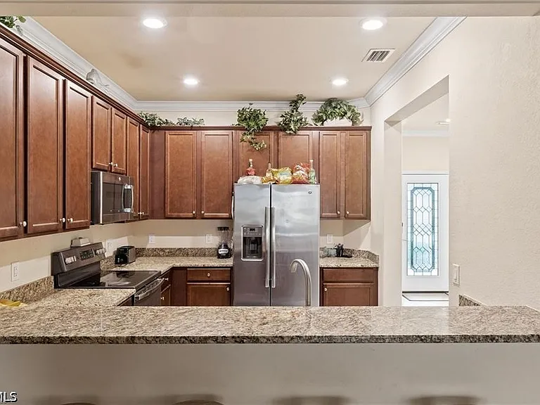 10243 Via Colomba Cir — Photo 12