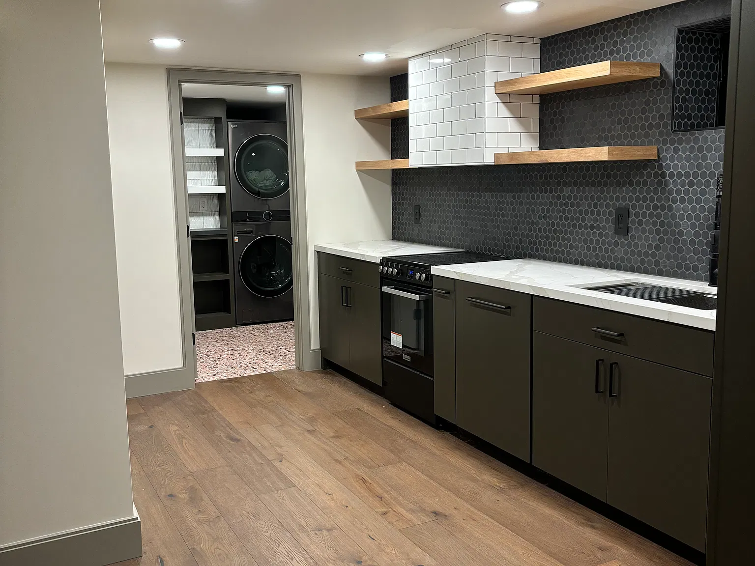 2 bed, 1144 sqft, $2,200 — Photo 3