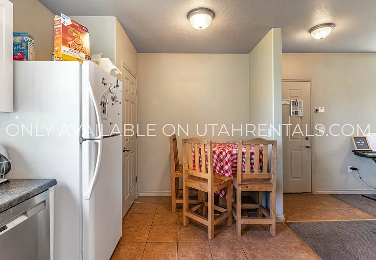 871 E 620 N #J2-1 — Photo 5