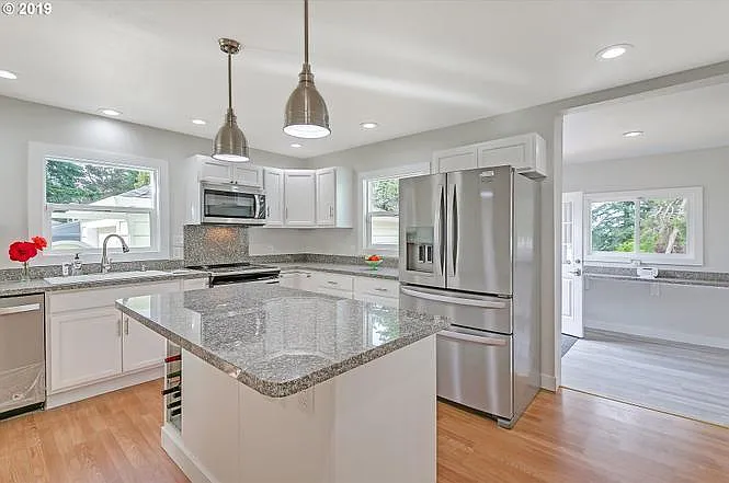 5810 SE Flavel Dr — Photo 8