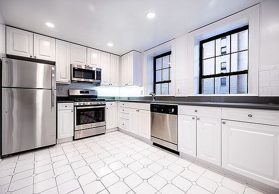 4th image of 15-17 Park Ave #1201