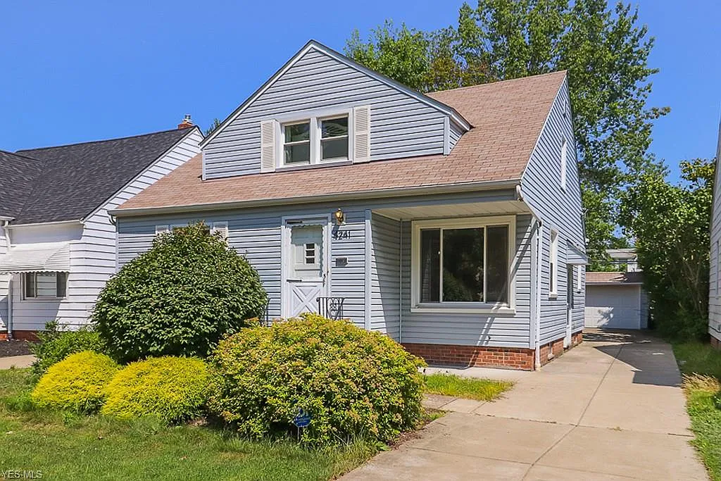 4241 Harwood Rd photo 1