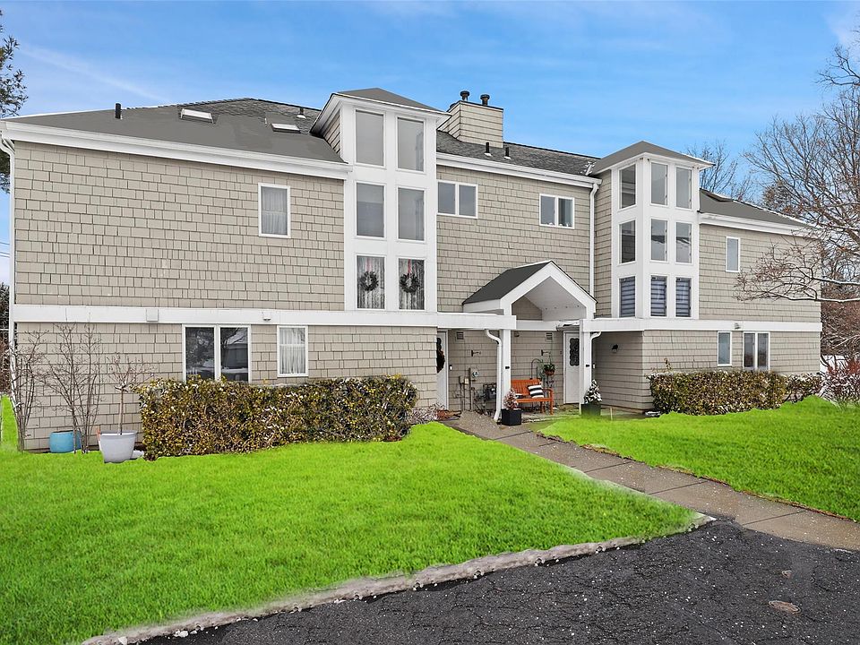 1st image of 2 Kings Park Drive
