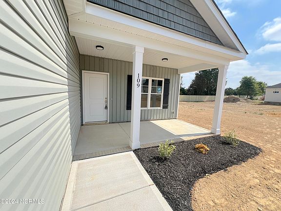 5th image of 109 W Sillinger Drive