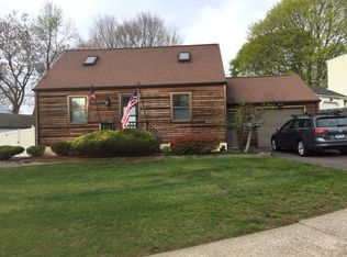 16 Underhill Rd, Milford, CT 06460