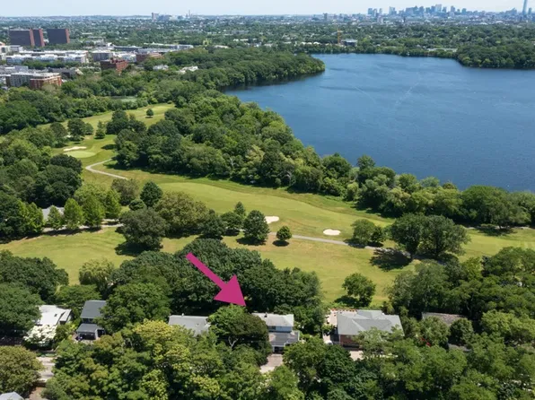 9 Blanchard Rd, Cambridge, MA 02138