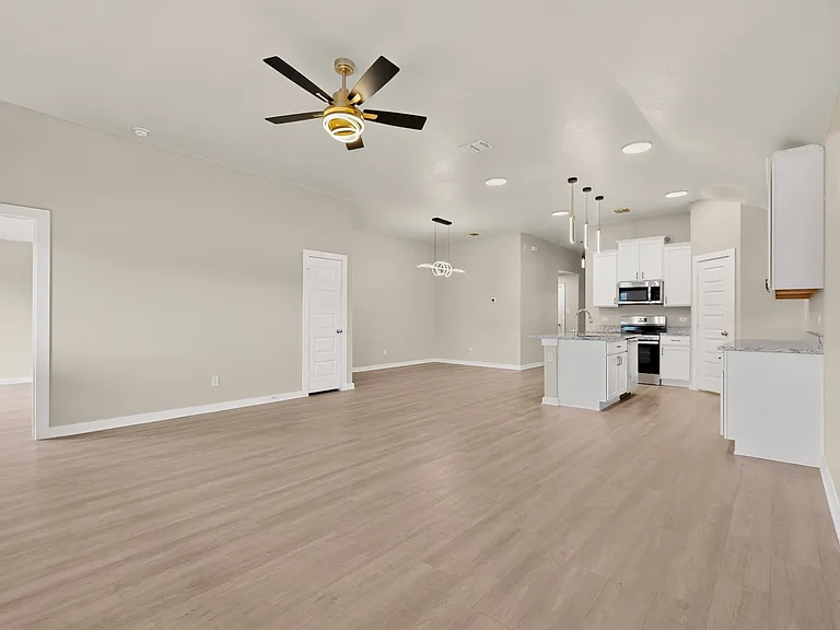 7619 Toledo Bnd — Photo 7